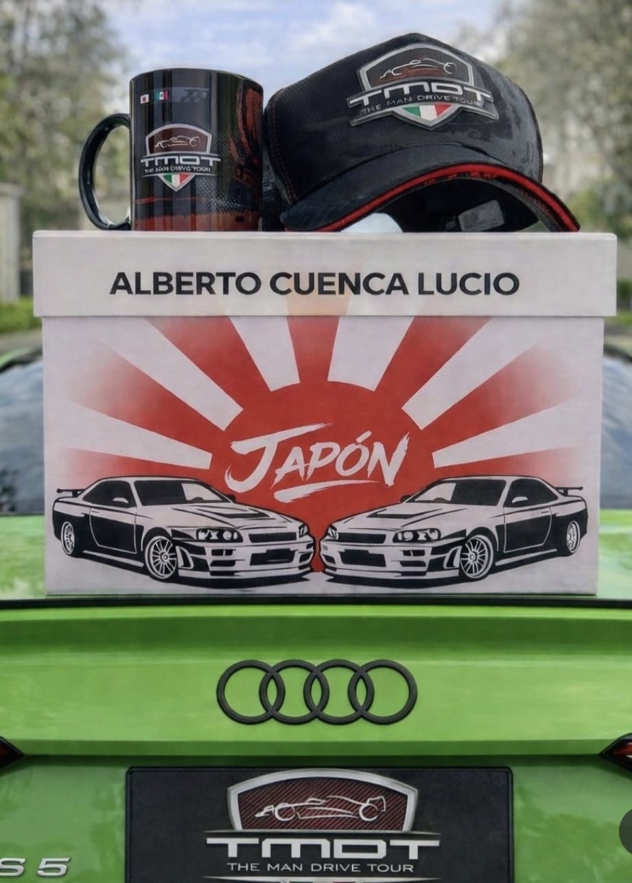 Caja, taza y gorra TMDT entregadas al viajero a Japón